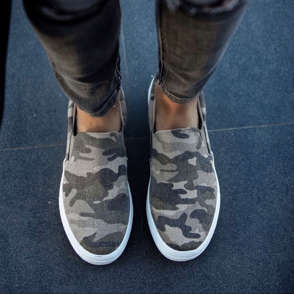 8 Camo Camouflage Slip on Platform Sneakers - Picture 4 of 8